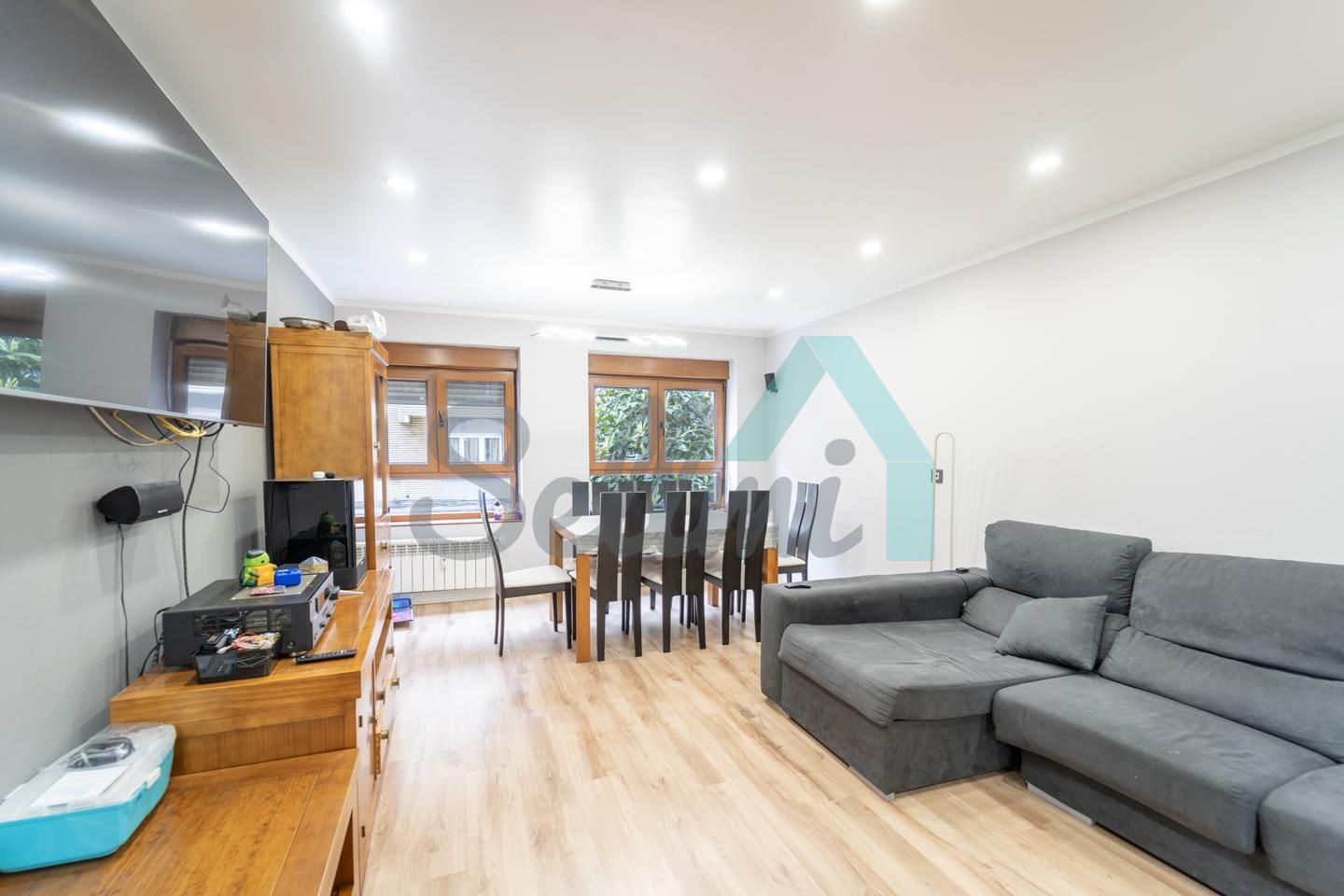 Sala de estar de Piso en venta en Oviedo  con Calefacción, Terraza y Trastero