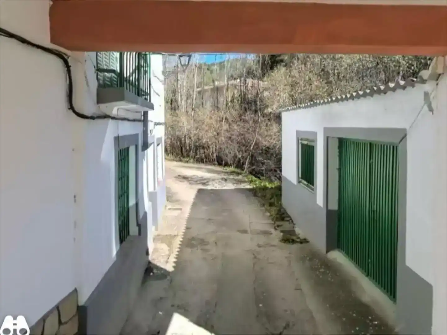 Vista exterior de Casa adosada en venda en Cantalojas amb Traster