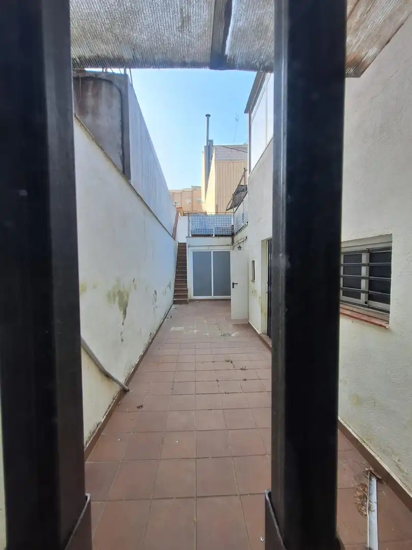 Vista exterior de Casa o chalet en venta en Sabadell con Aire acondicionado, Terraza y Trastero