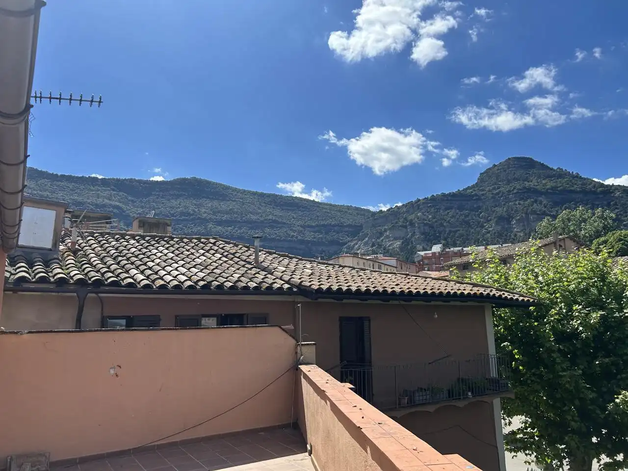 Vista exterior de Piso en venta en Centelles con Terraza