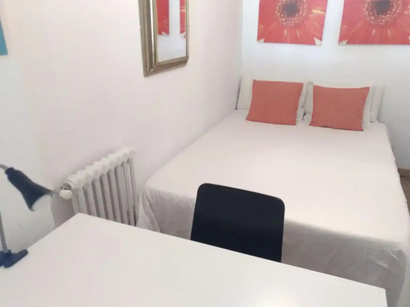 Schlafzimmer von Wohnung zur Miete in  Madrid Capital mit Klimaanlage und Balkon