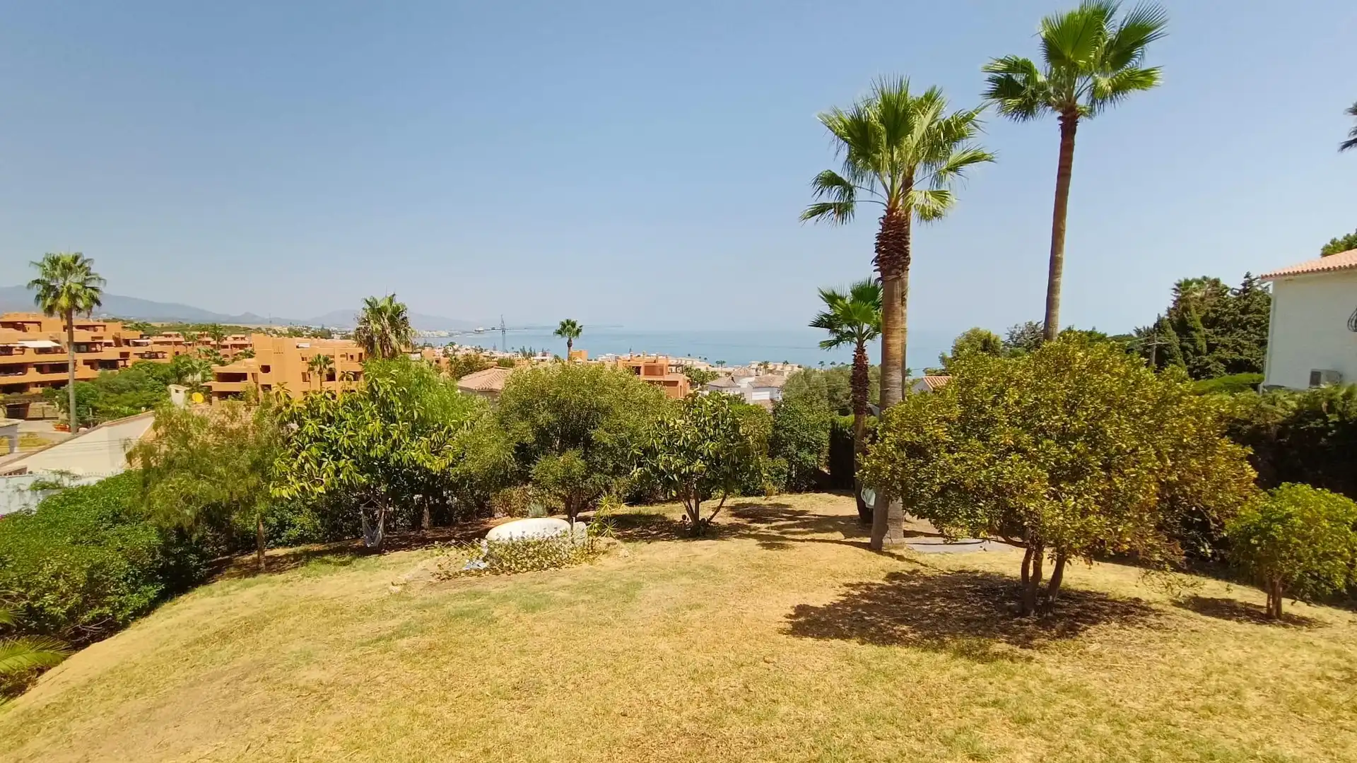 Detached house with garden for sale in Playa Bahía Dorada, imagen 8