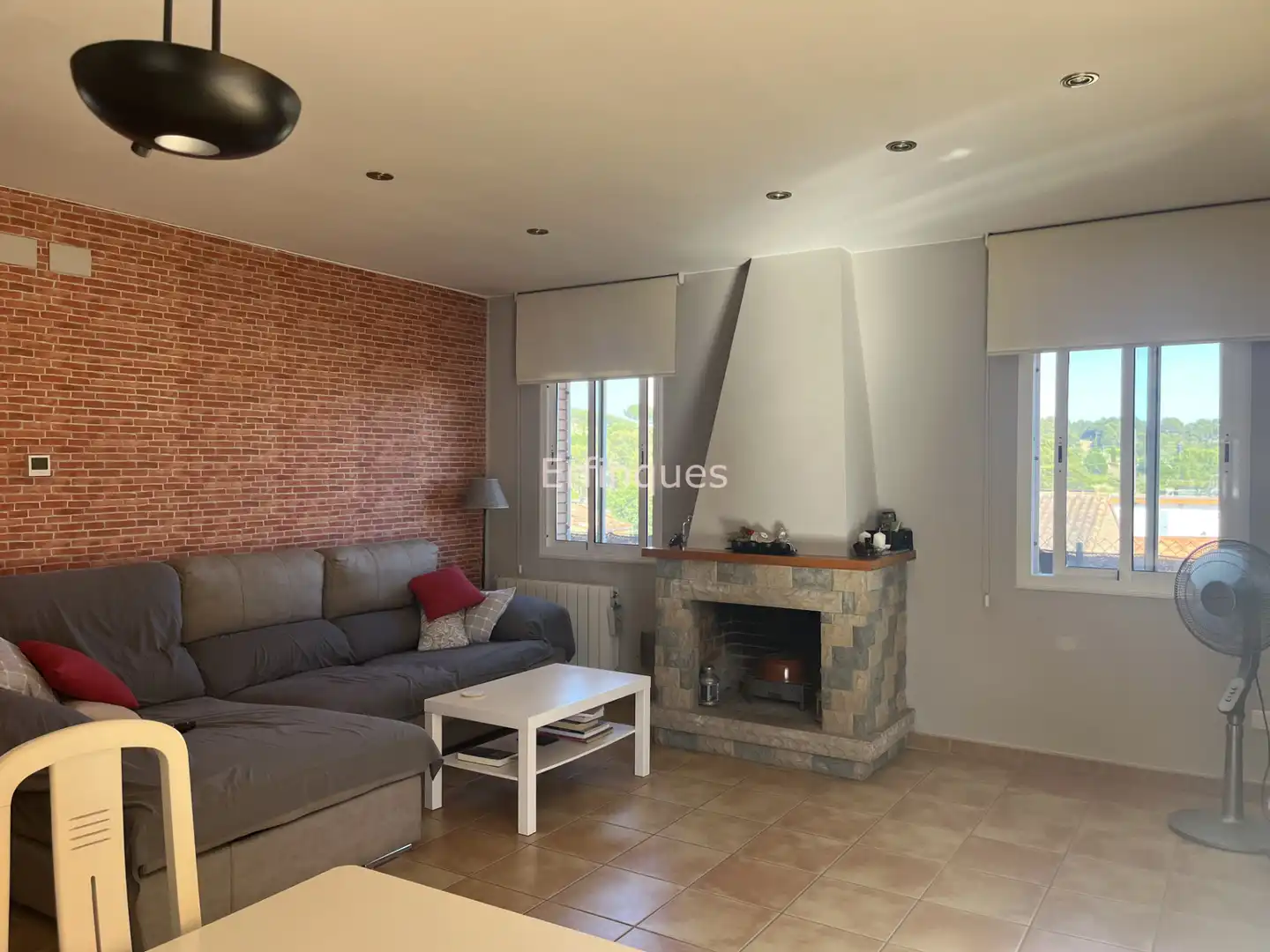 Sala de estar de Casa o chalet en venta en Rubí con Aire acondicionado, Calefacción y Jardín privado