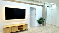 Sala d'estar de Pis en venda en  Logroño amb Calefacció, Parquet i Terrassa