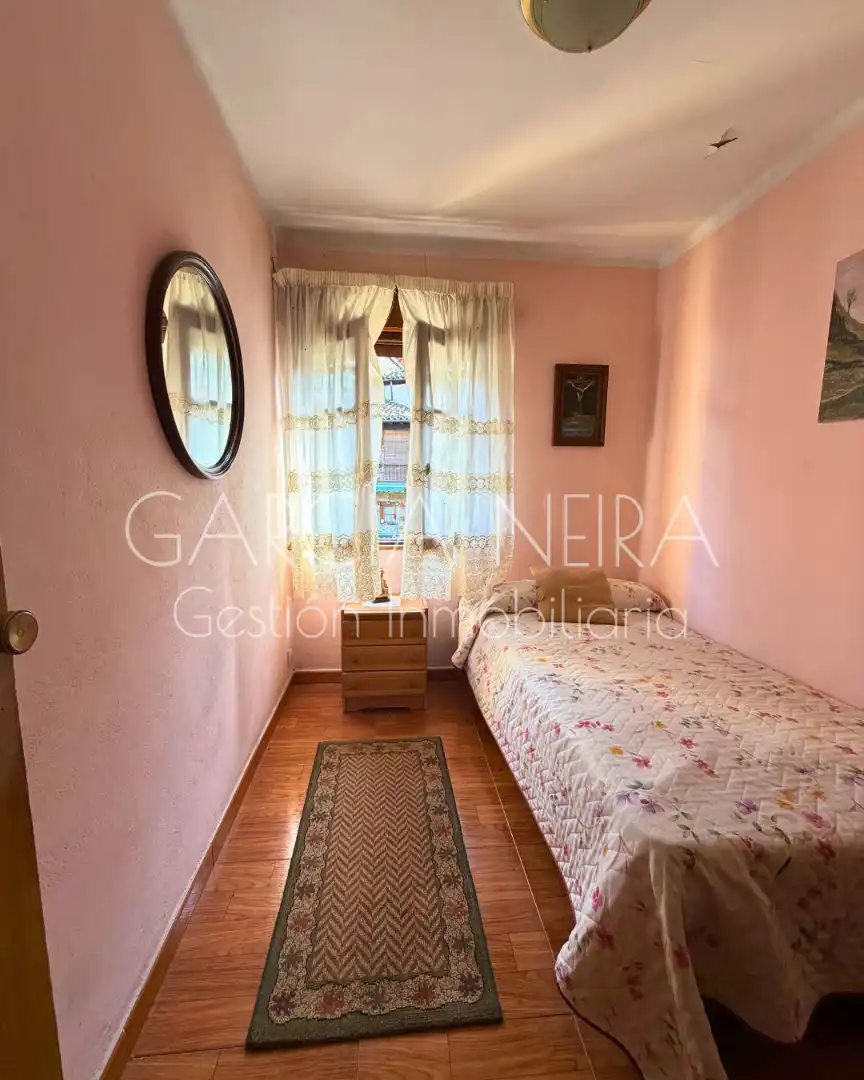 Bedroom of Flat for sale in Quirós  with Heating, Furnished and Microwave