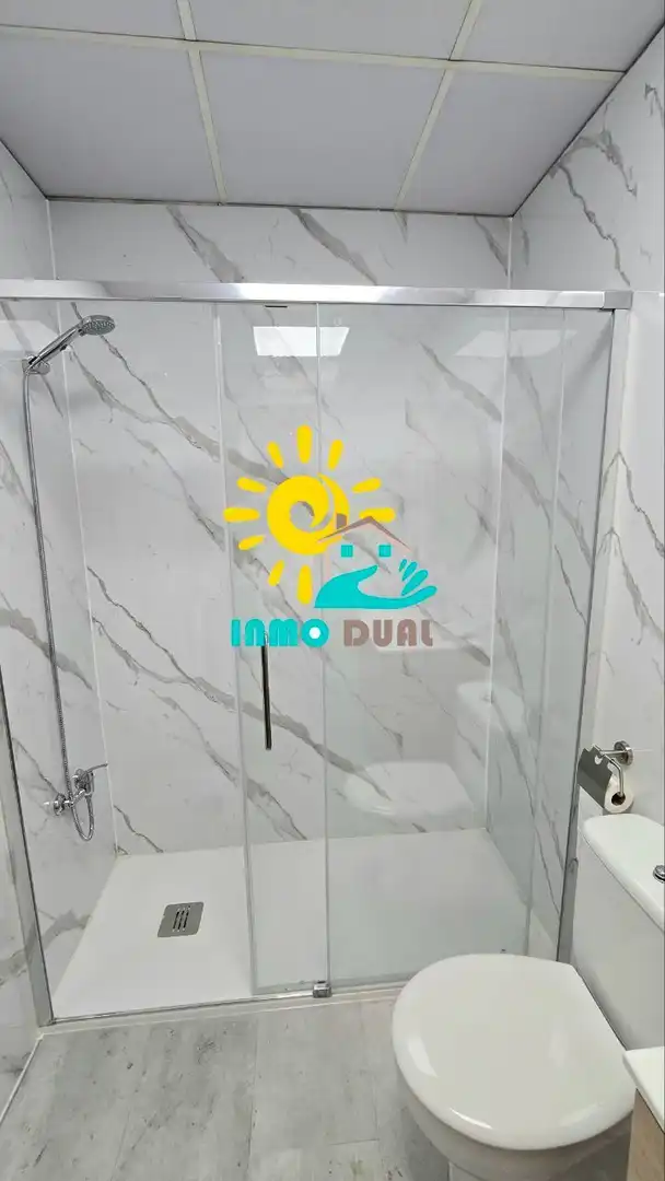 Bany de Apartament de lloguer en Badajoz amb Aire condicionat, Calefacció i Moblat