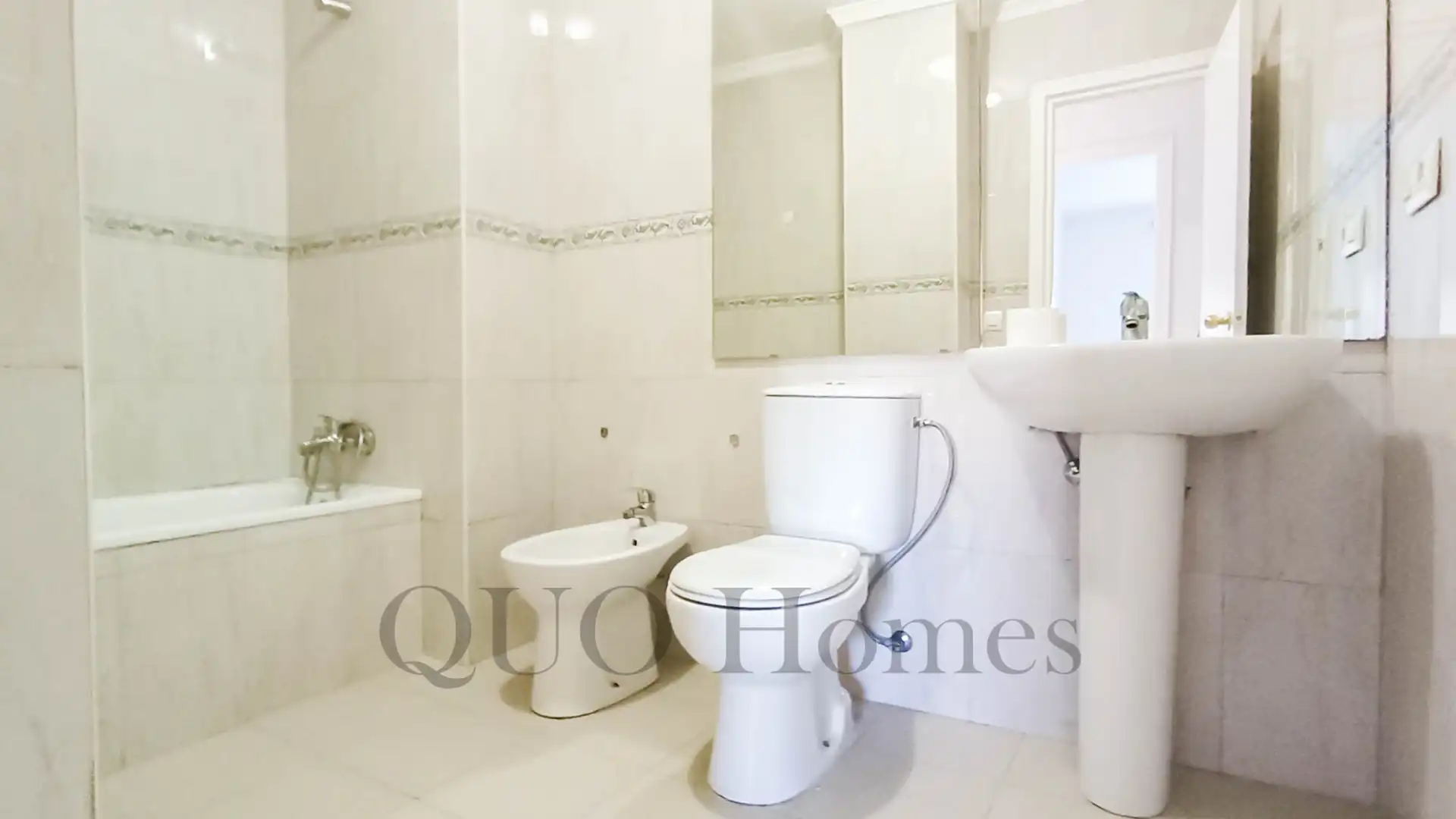 Bathroom of Flat for sale in Jerez de la Frontera
