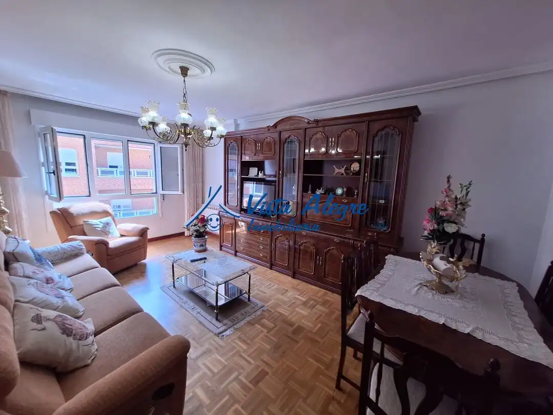 Piso con ascensor en venta en Calle Donantes de Sangre
