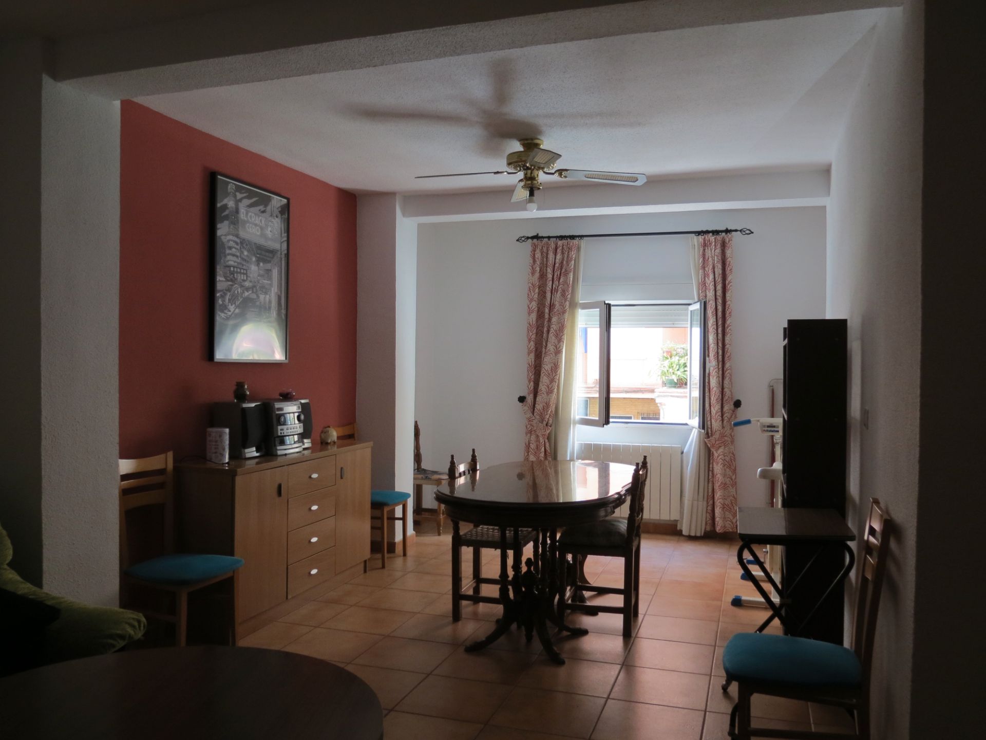 Menjador de Pis de lloguer en  Granada Capital amb Calefacció, Moblat i Forn