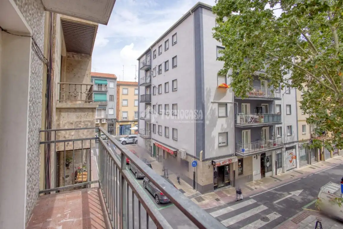 Vista exterior de Pis en venda en Salamanca amb Calefacció i Balcó