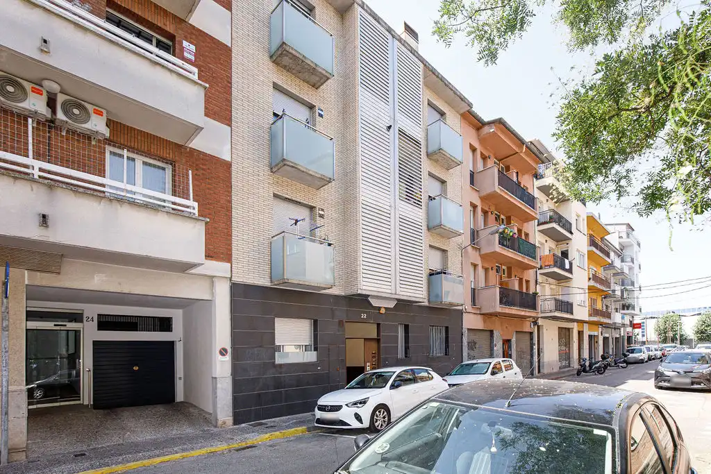 Exterior view of Flat for sale in Girona  with Heating and Storage room