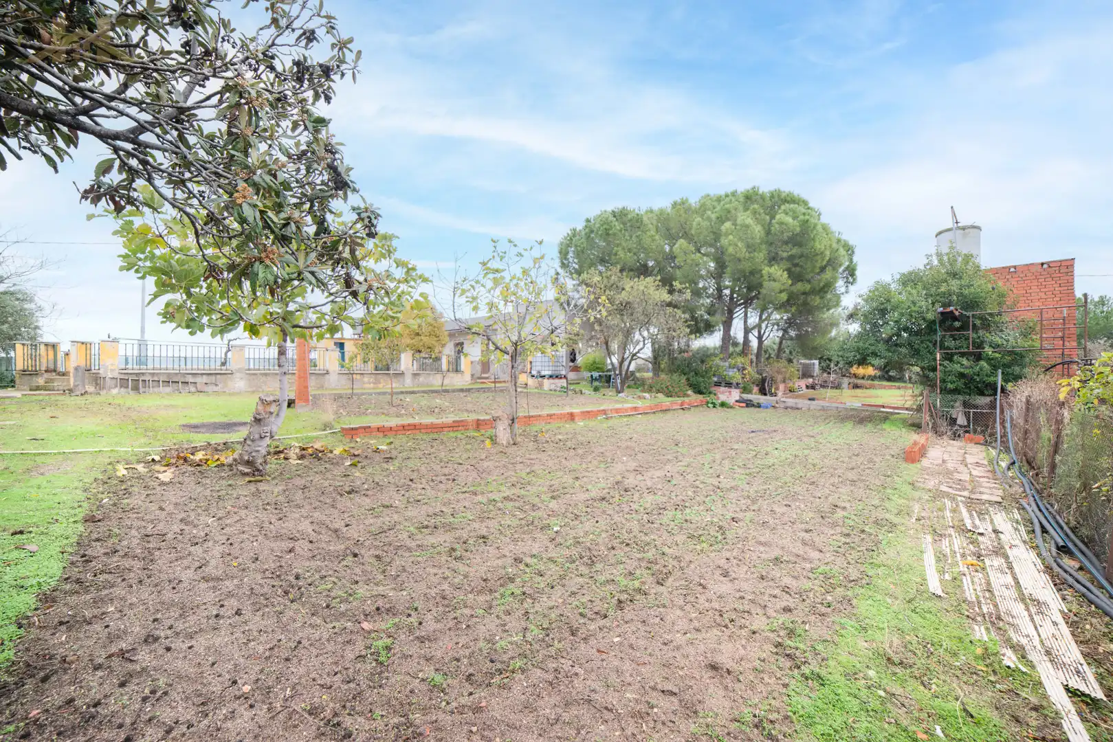 Country homes for sale in Carranque  with Private garden and Swimming Pool