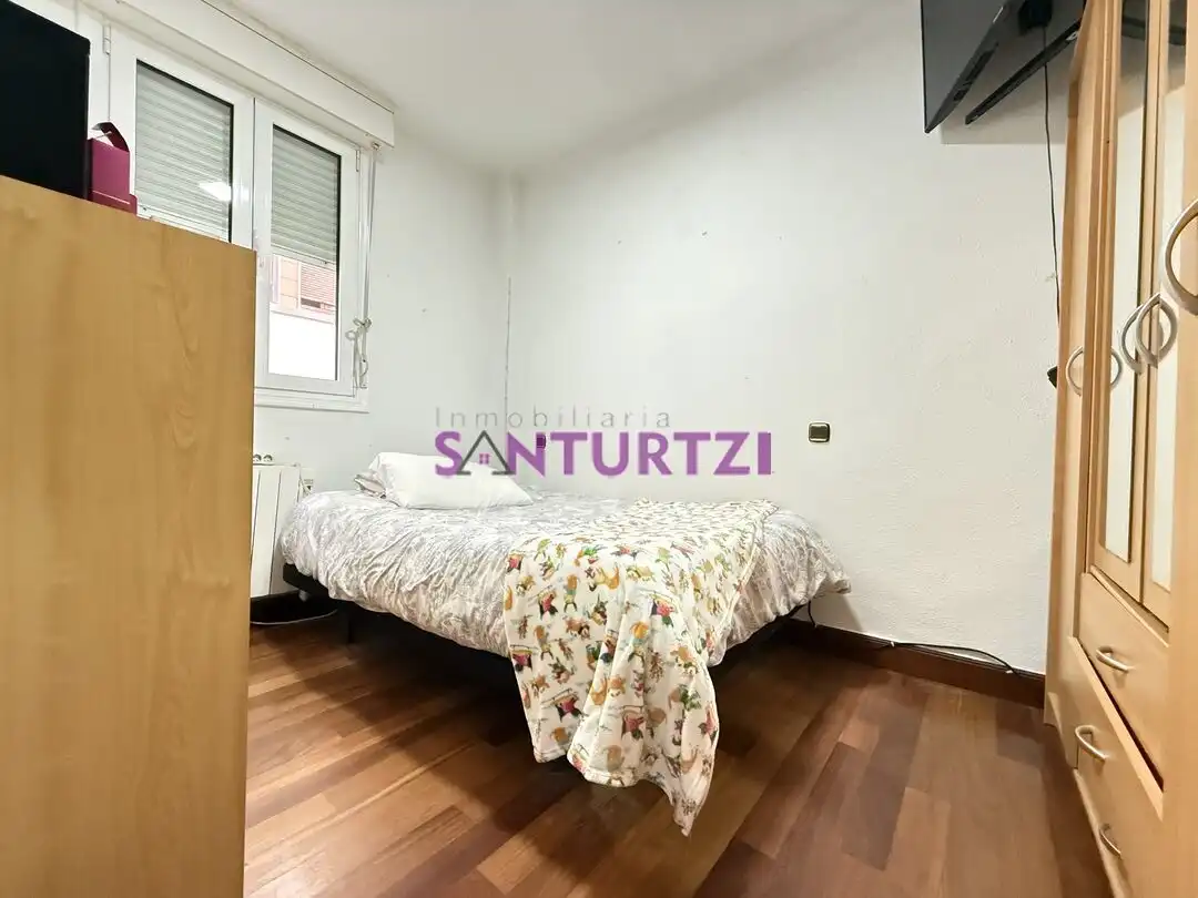 Bedroom of Flat for sale in Santurtzi   with Heating