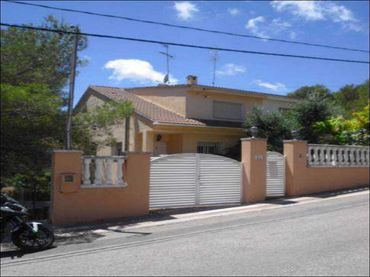 Casa aparellada en venda a GARDENIA