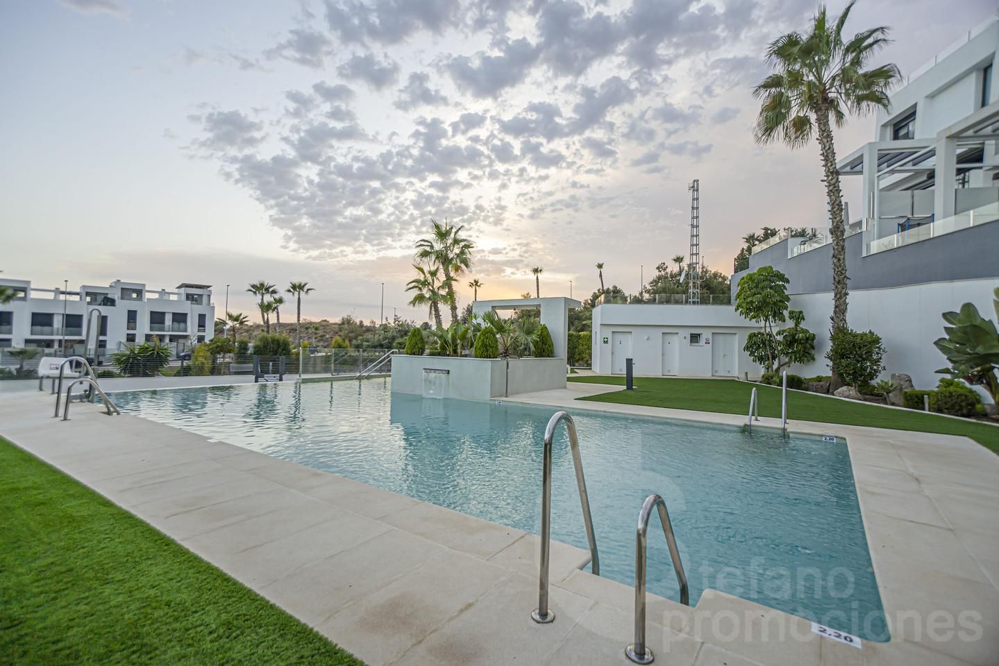 Swimming pool of Single-family semi-detached for sale in Rincón de la Victoria  with Terrace and Community pool