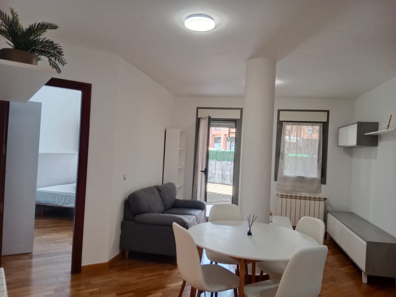 Sala d'estar de Pis de lloguer en Santa María de Cayón amb Calefacció, Jardí privat i Terrassa