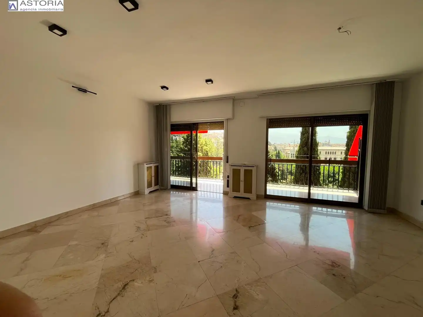 Wohnzimmer von Wohnung zur Miete in Granada mit Heizung und Terrasse