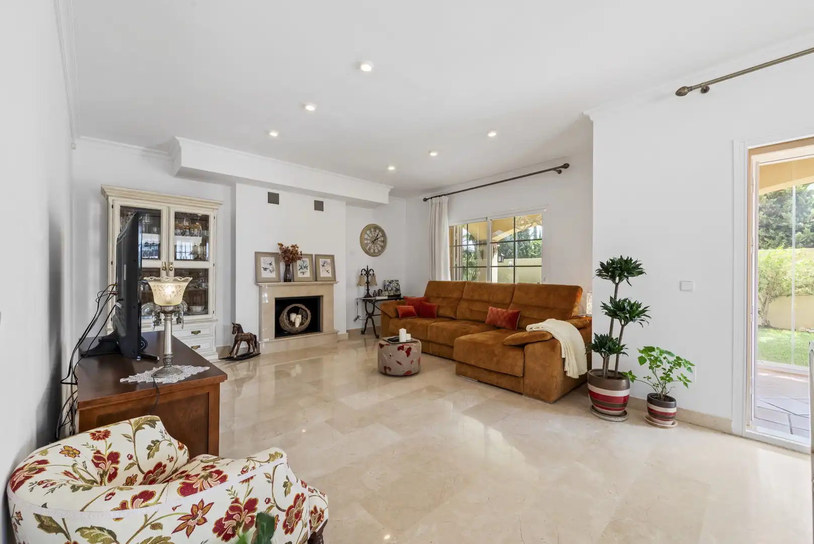 Wohnzimmer von Haus oder Chalet zum Verkauf in Mijas mit Klimaanlage, Privatgarten und Terrasse