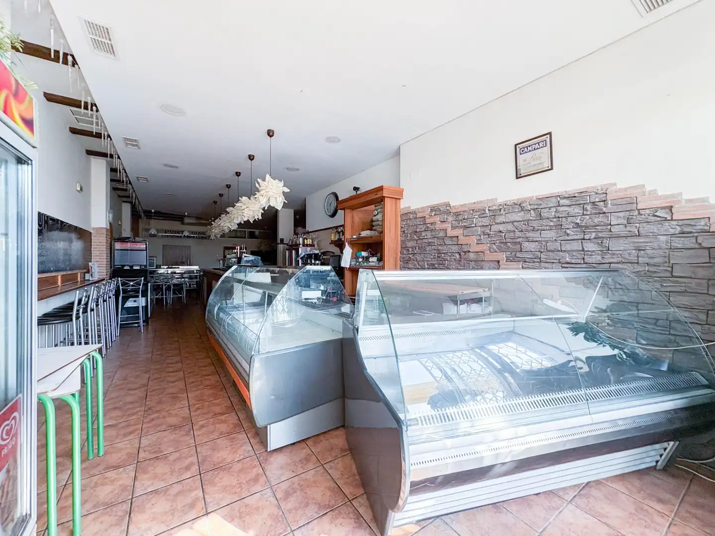 Commercial properties for sale in La Pobla de Vallbona  with Air Conditioner and Furnished