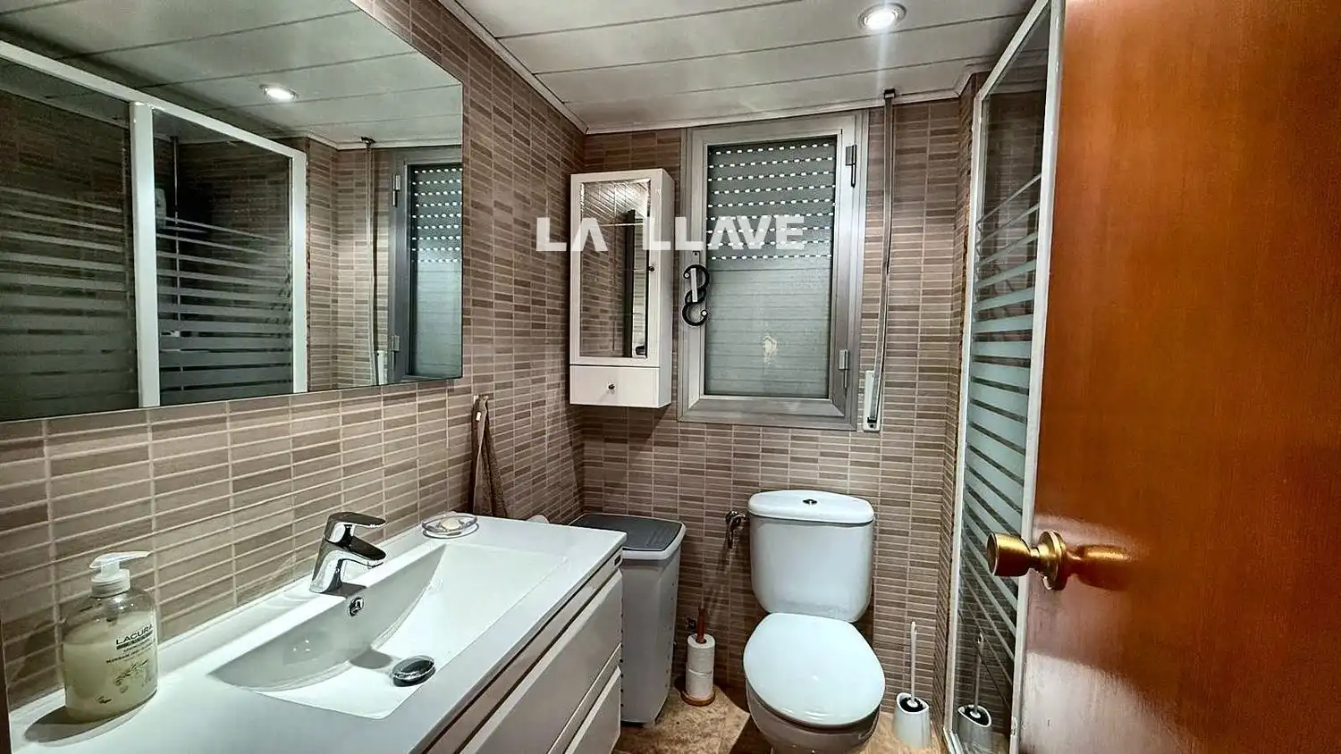 Bany de Pis en venda en Lloret de Mar amb Calefacció, Terrassa i Piscina