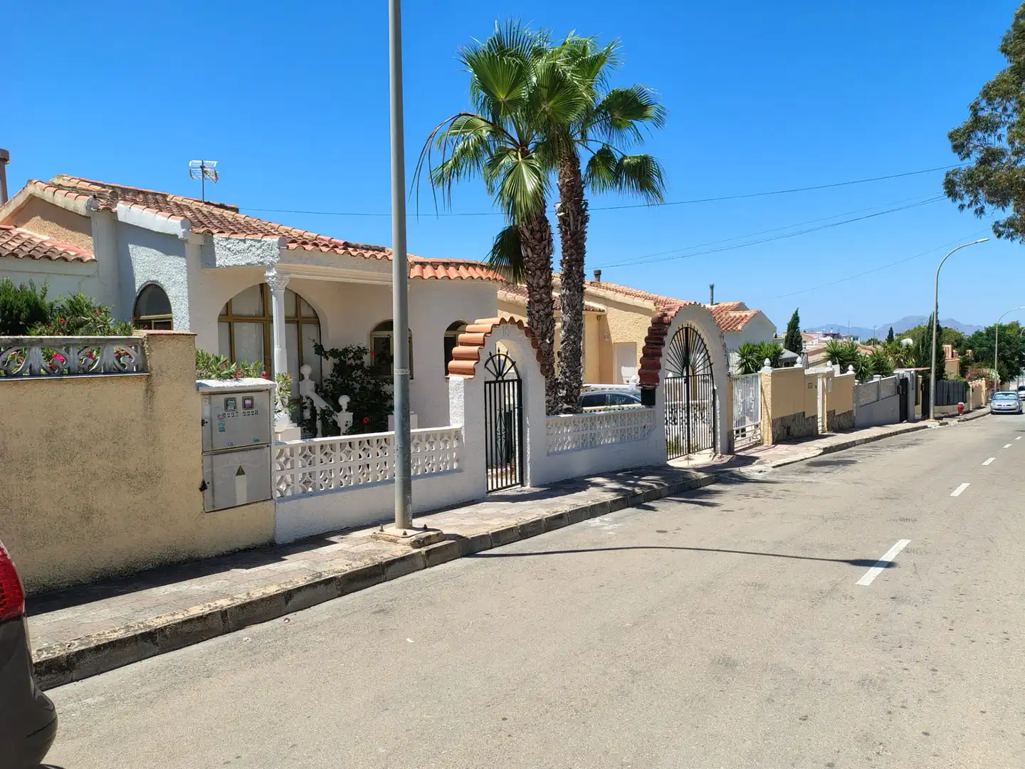 Außenansicht von Haus oder Chalet zum Verkauf in San Fulgencio mit Klimaanlage, Privatgarten und Terrasse