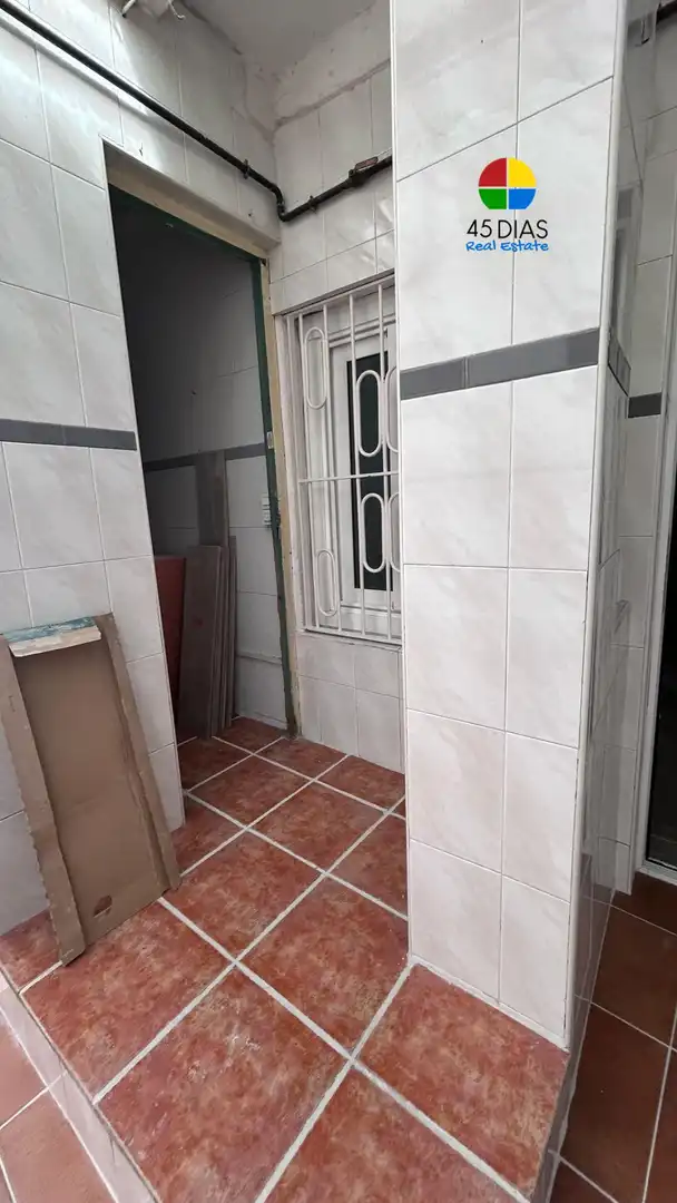 Badezimmer von Erdgeschoss zum Verkauf in Ripollet mit Heizung, Parkett und Terrasse