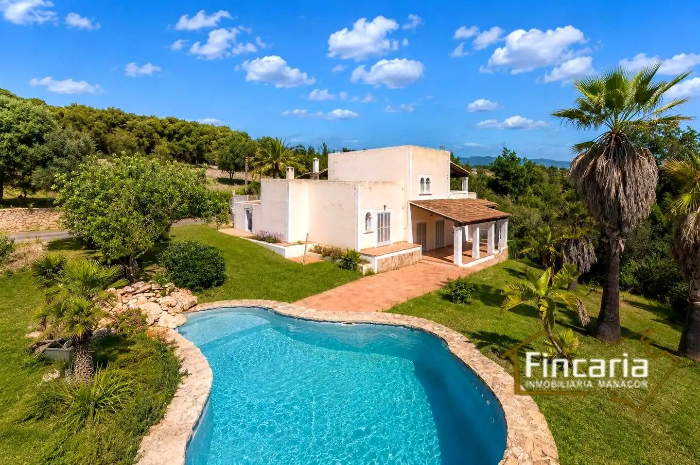 Vista exterior de Finca rústica en venda en Felanitx amb Aire condicionat, Calefacció i Jardí privat