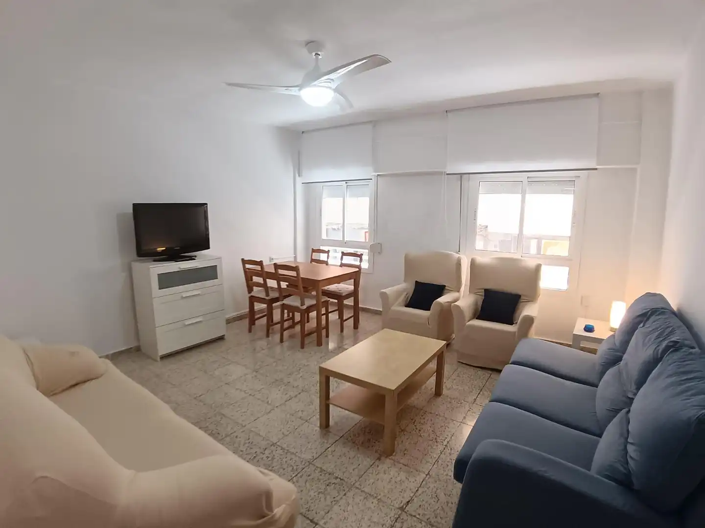 Sala d'estar de Pis de lloguer en Murcia amb Calefacció i Moblat