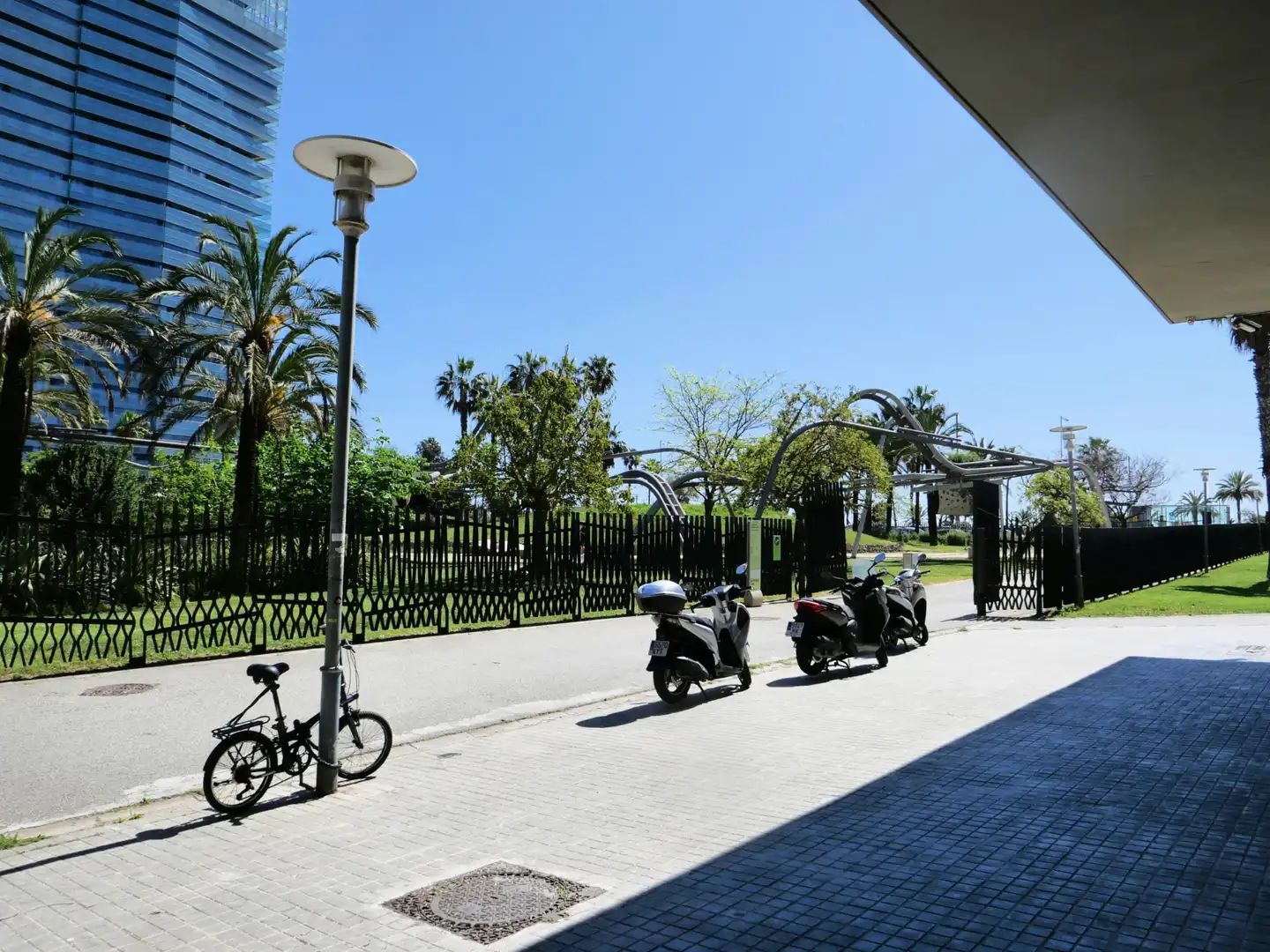 Außenansicht von Geschaftsraum zum Verkauf in Barcelona mit Klimaanlage