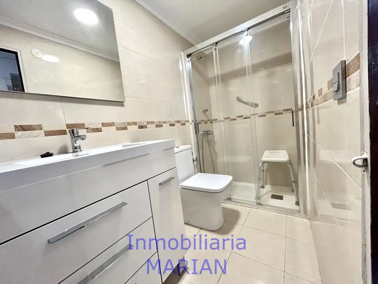 Bathroom of Houses for sale in Adrada de Haza  with Furnished