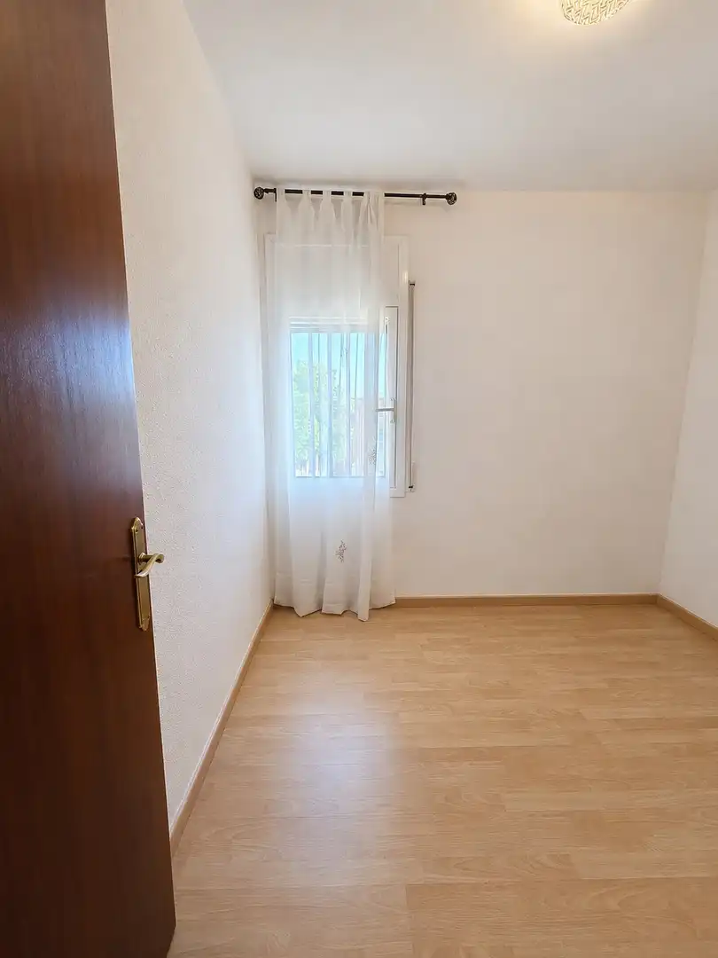 Habitación de Ático en venta en Santa Coloma de Gramenet con Balcón