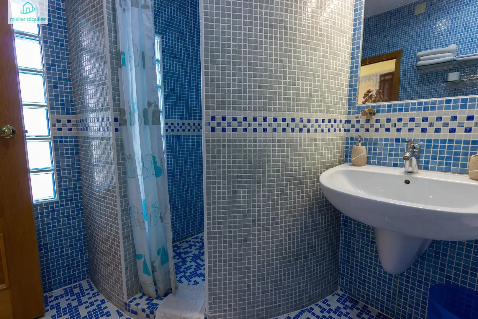Bathroom of Apartments for rent in El Campello  with Air Conditioner, Terrace and Furnished