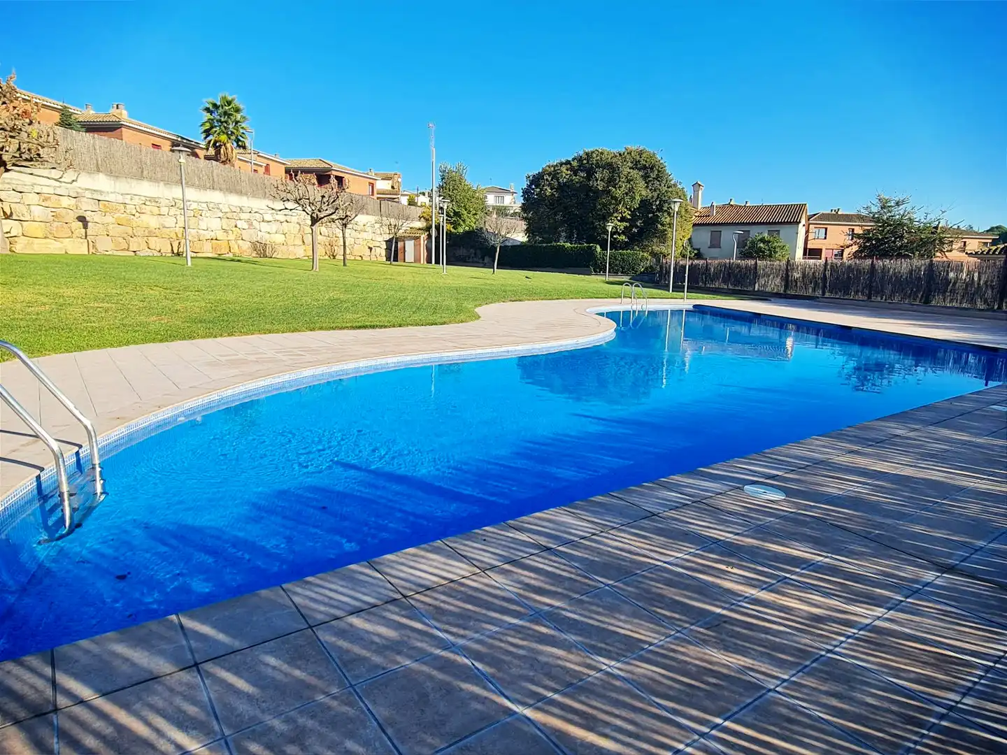 Piscina de Casa adosada en venta en Lliçà de Vall con Aire acondicionado, Calefacción y Jardín privado