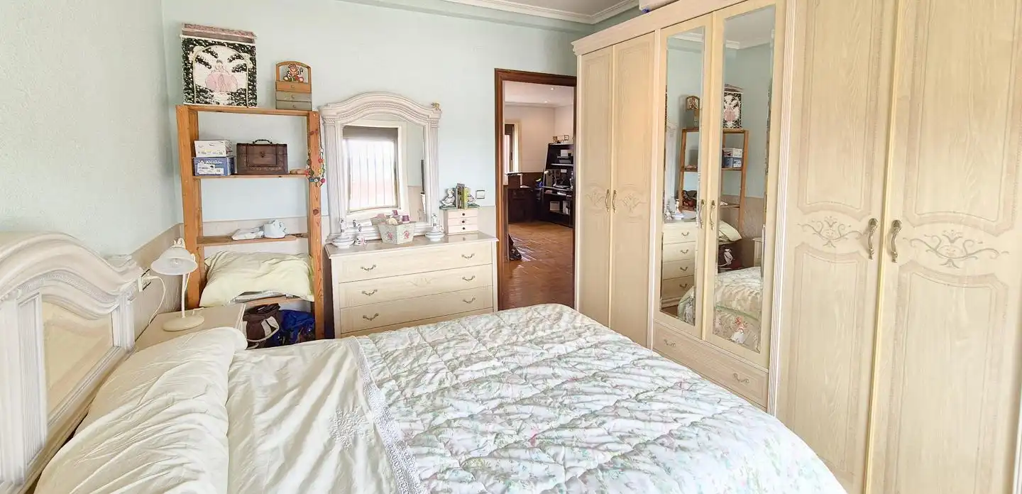 Dormitori de Casa o xalet en venda en Elche / Elx amb Aire condicionat, Jardí privat i Traster