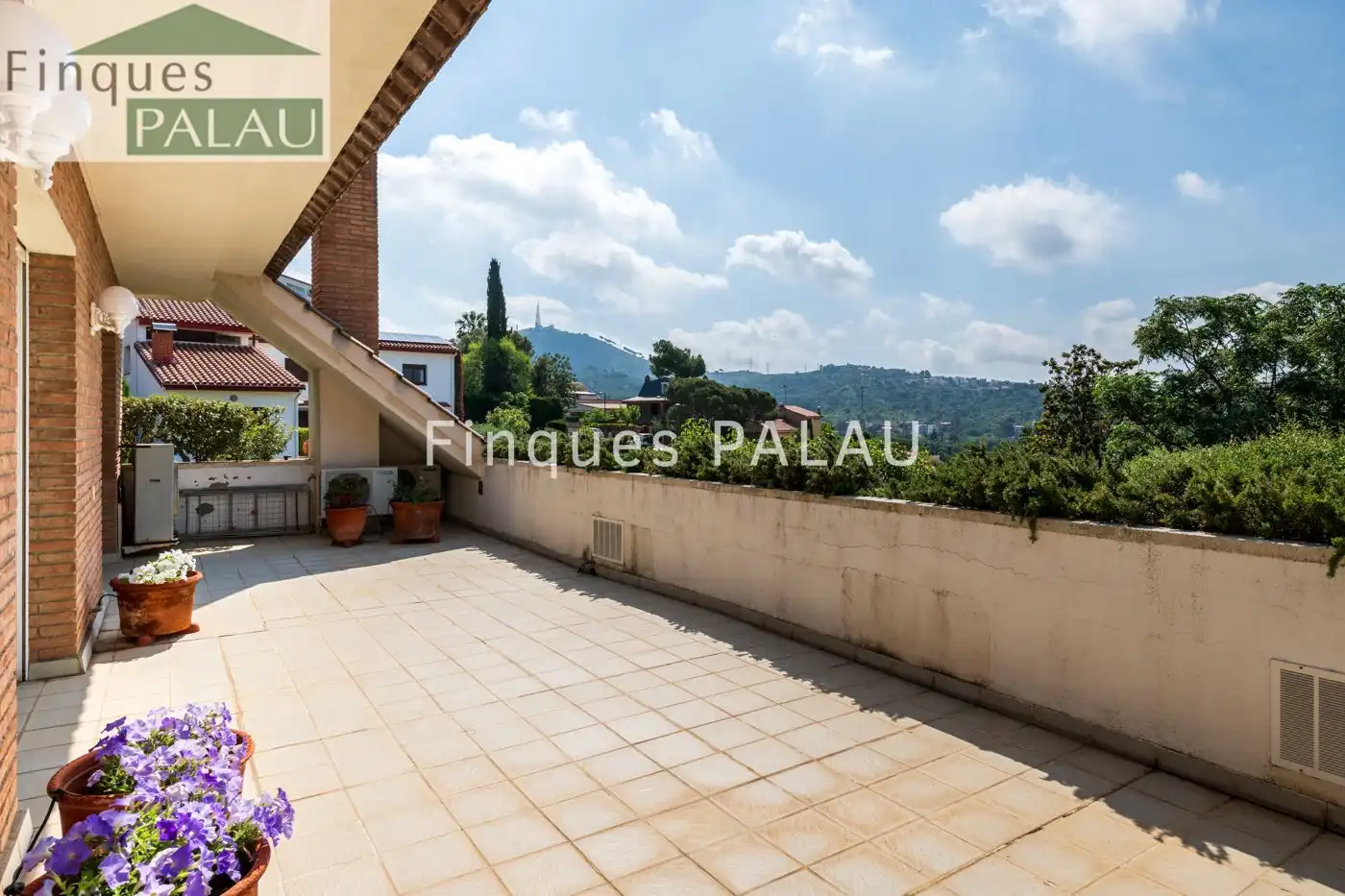 Terrassa de Casa o xalet en venda en Sant Just Desvern amb Aire condicionat, Calefacció i Jardí privat