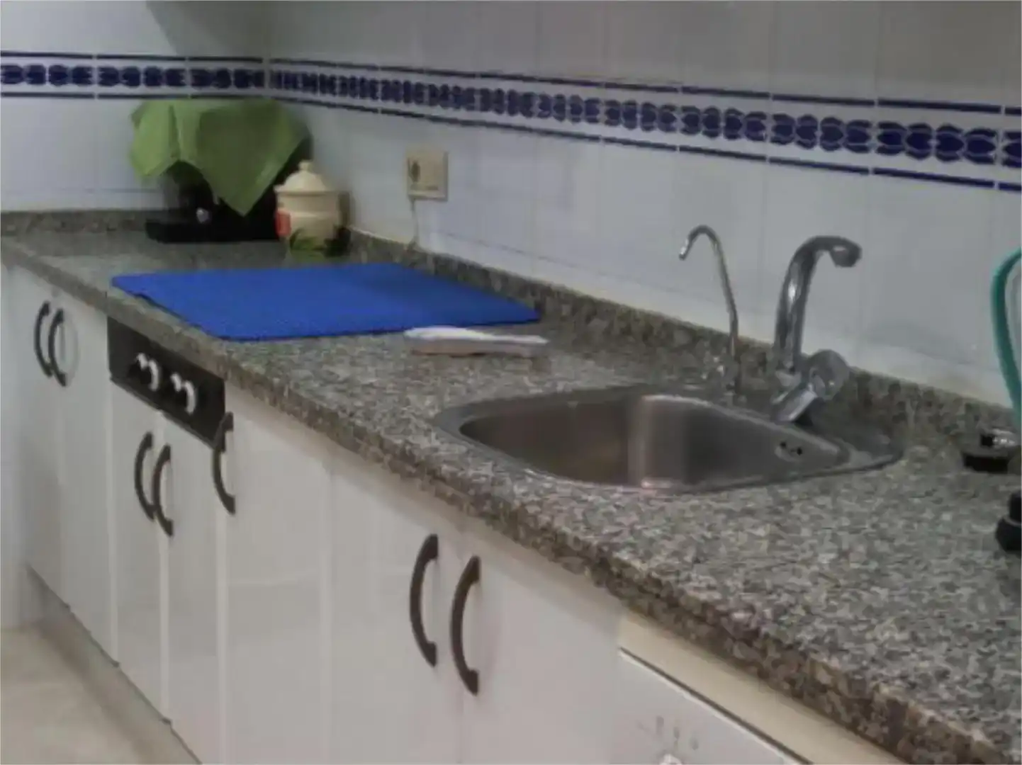 Cuina de Casa o xalet en venda en Guardamar del Segura amb Aire condicionat, Piscina i Balcó