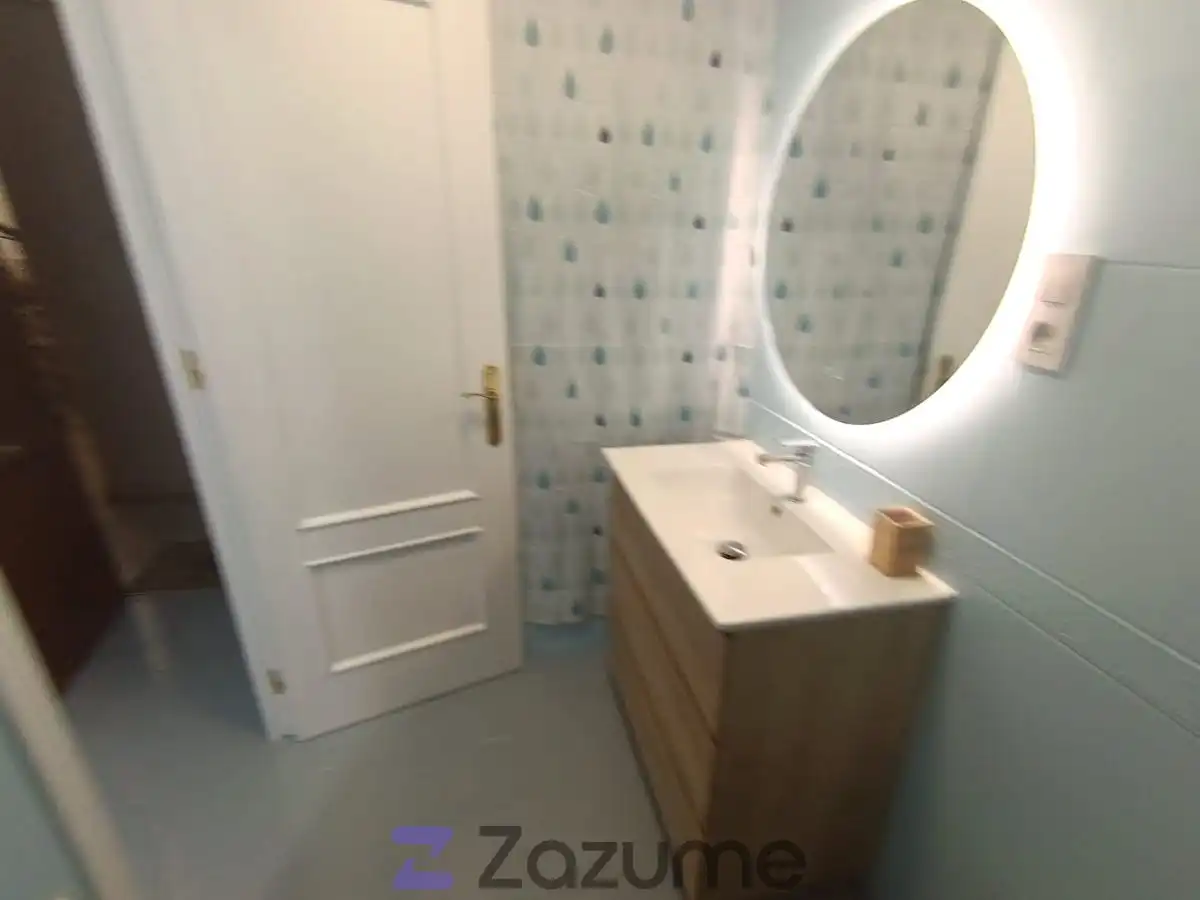 Bathroom of Flat for rent in Toledo  with Heating, Furnished and Oven