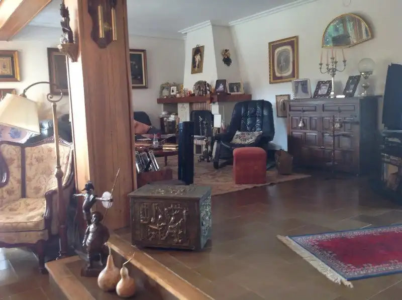Sala de estar de Casa o chalet en venta en Santo Domingo de la Calzada con Calefacción, Jardín privado y Piscina