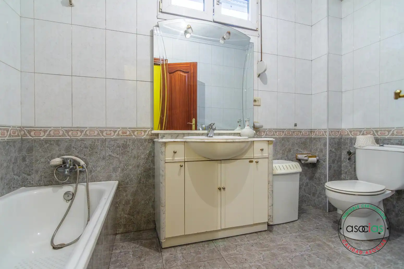 Bathroom of Attic for sale in Langreo  with Heating and Furnished