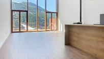 Living room of House or chalet for sale in  Madrid Capital  with Air Conditioner, Heating and Parquet flooring
