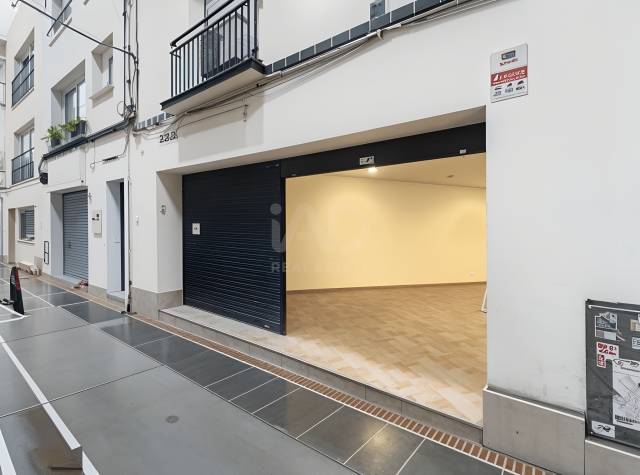 Local comercial en Alquiler en Consulat del Mar, 49 en Centre