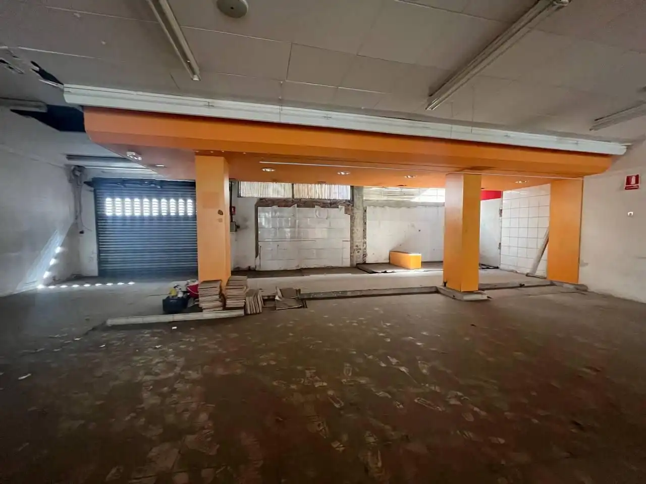 Local comercial en venta en Carrer Bernat Metge, imagen 2
