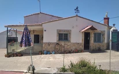 Außenansicht von Country house zum verkauf in Zamora Capital  mit Terrasse und Schwimmbad