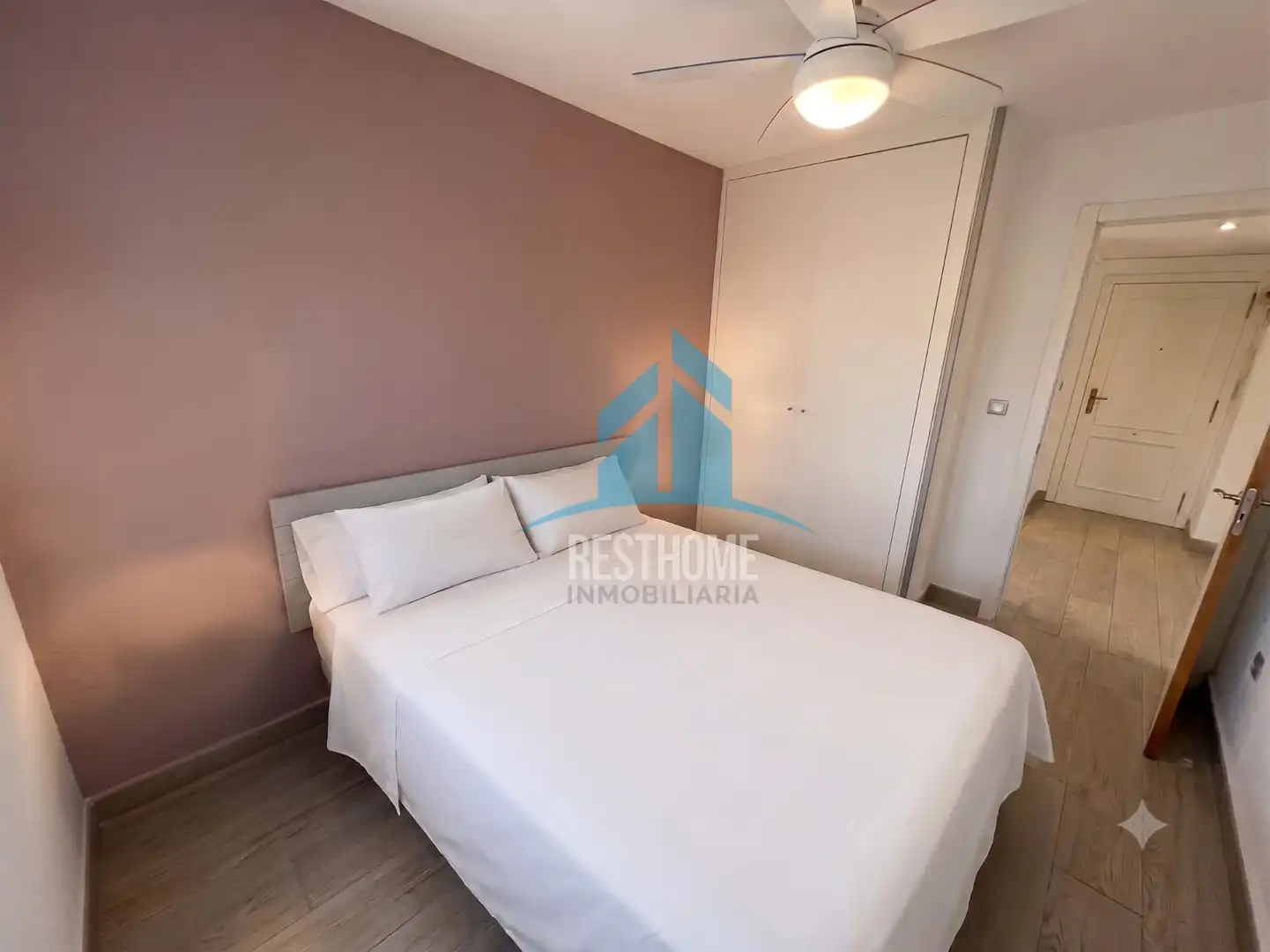 Habitación de Apartamento en venta en Miramar con Aire acondicionado, Terraza y Amueblado