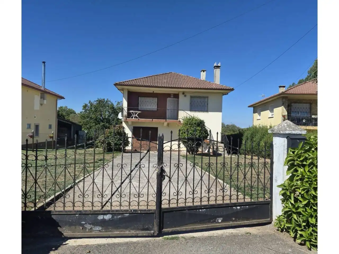 Casa con giardino in vendita a Calle Lugar Medoña 2