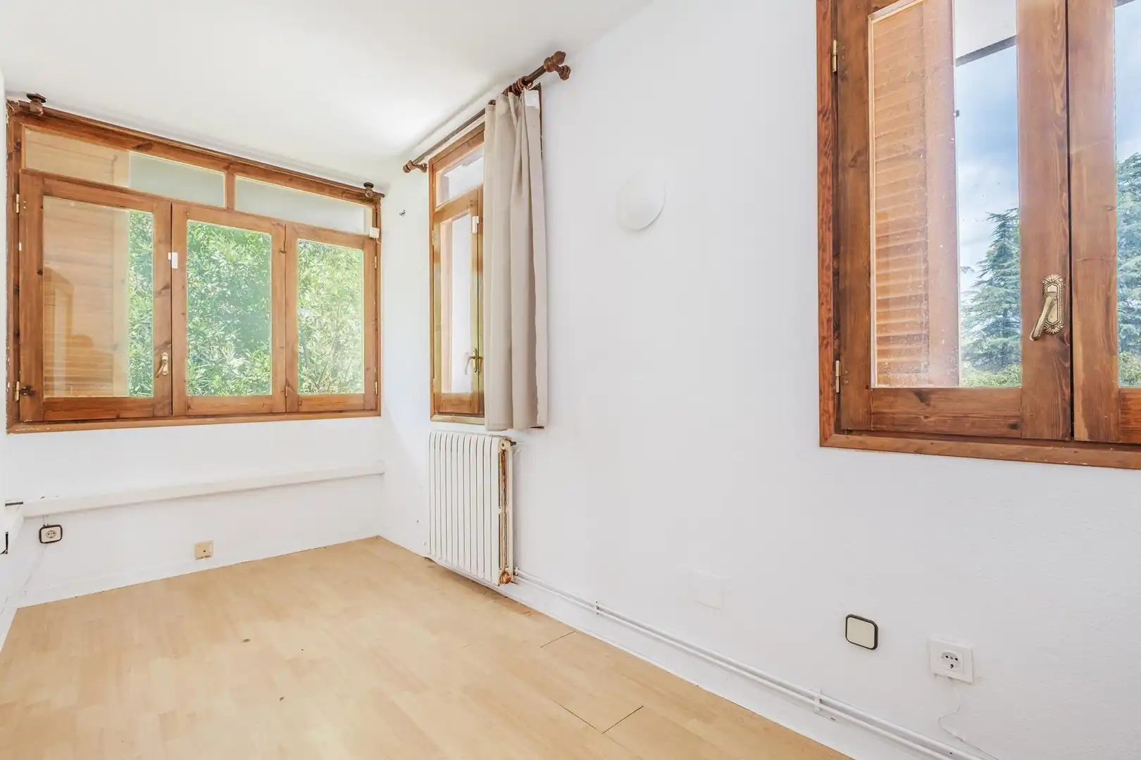 Bedroom of Houses for sale in Terrassa  with Air Conditioner, Heating and Private garden
