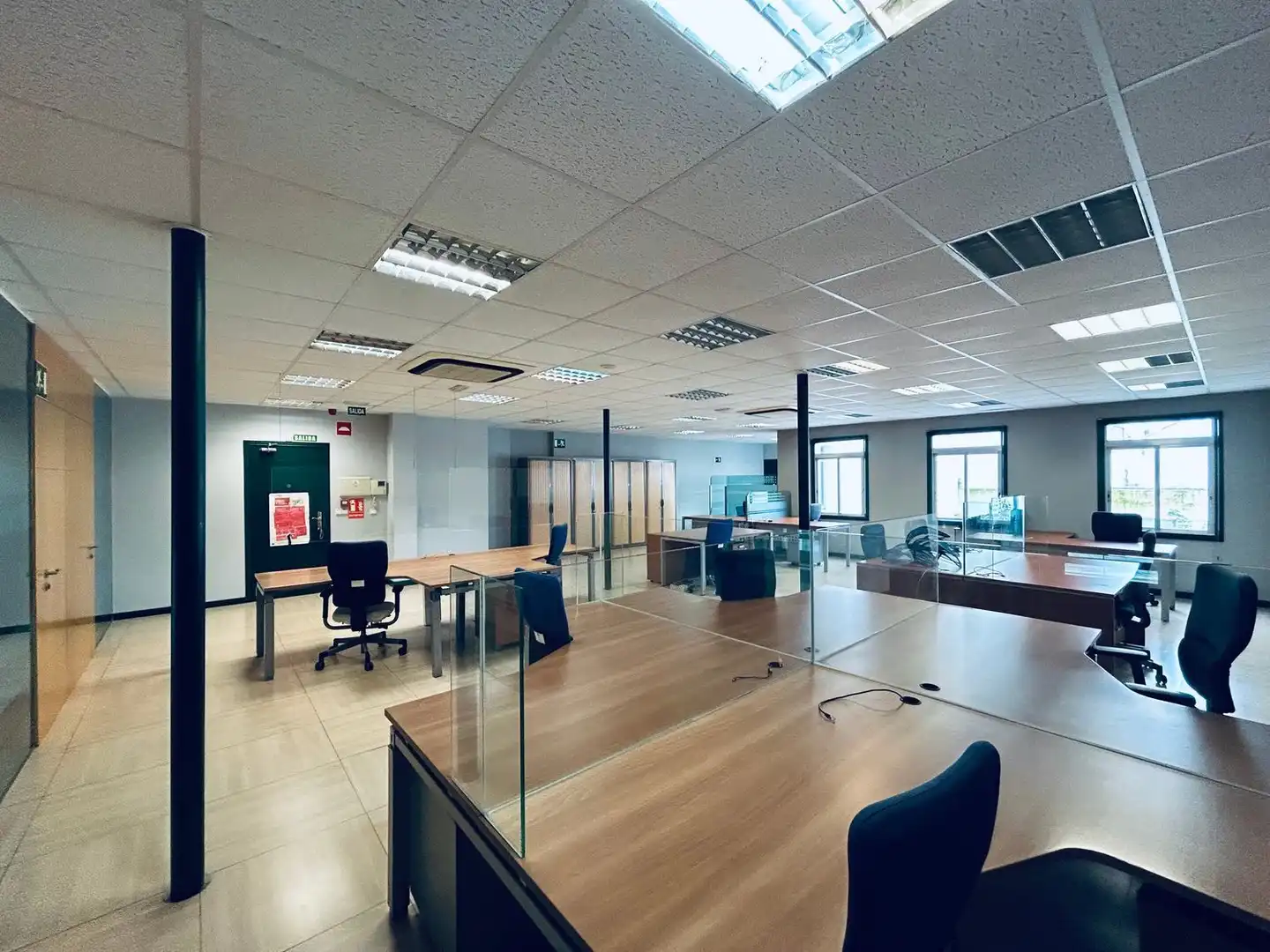 Büro zur Miete in A Coruña Capital  mit Heizung