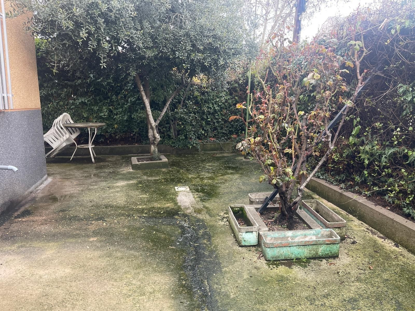 Garden of Single-family semi-detached for sale in  Madrid Capital  with Private garden and Terrace