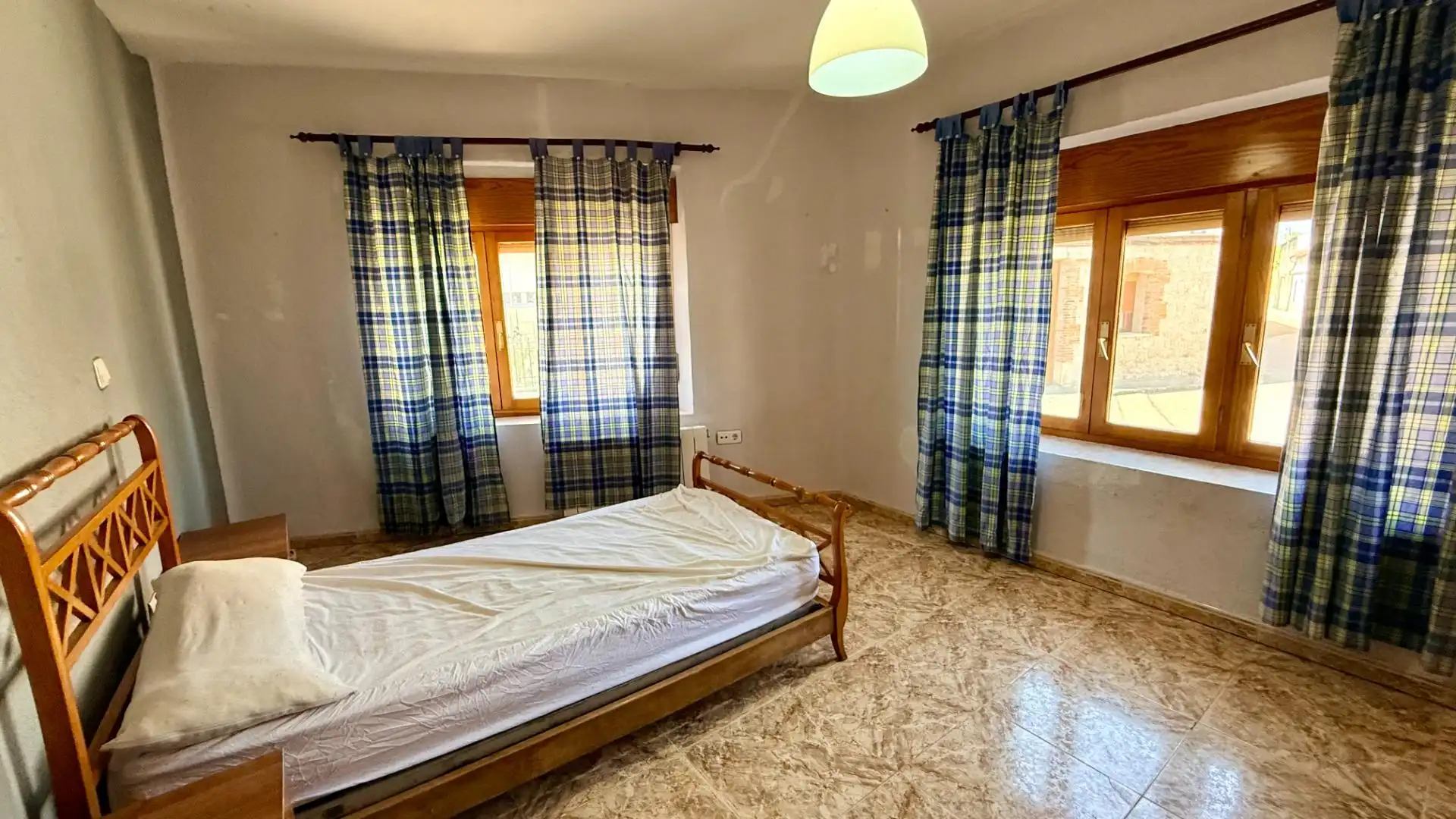 Bedroom of Houses for sale in Viloria  with Heating, Private garden and Furnished