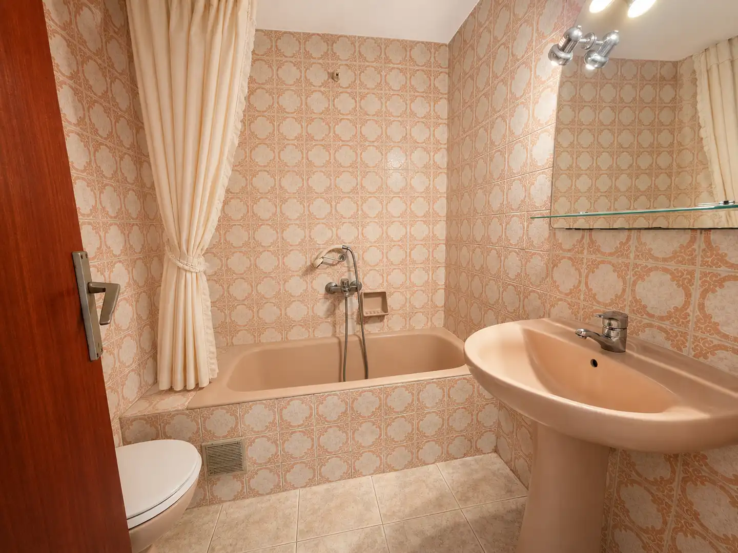 Badezimmer von Wohnungen zum Verkauf in Cambrils mit Terrasse und Balkon